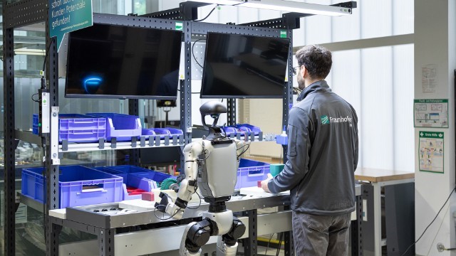 Implementing AI in a legally compliant manner: The KIRR Real real-world laboratory develops exemplary AI and robotics solutions